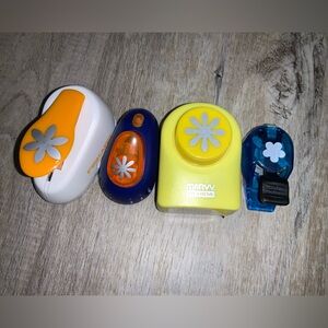 (Bin 4) Mixed Brands, set of 4 paper punchers flower set